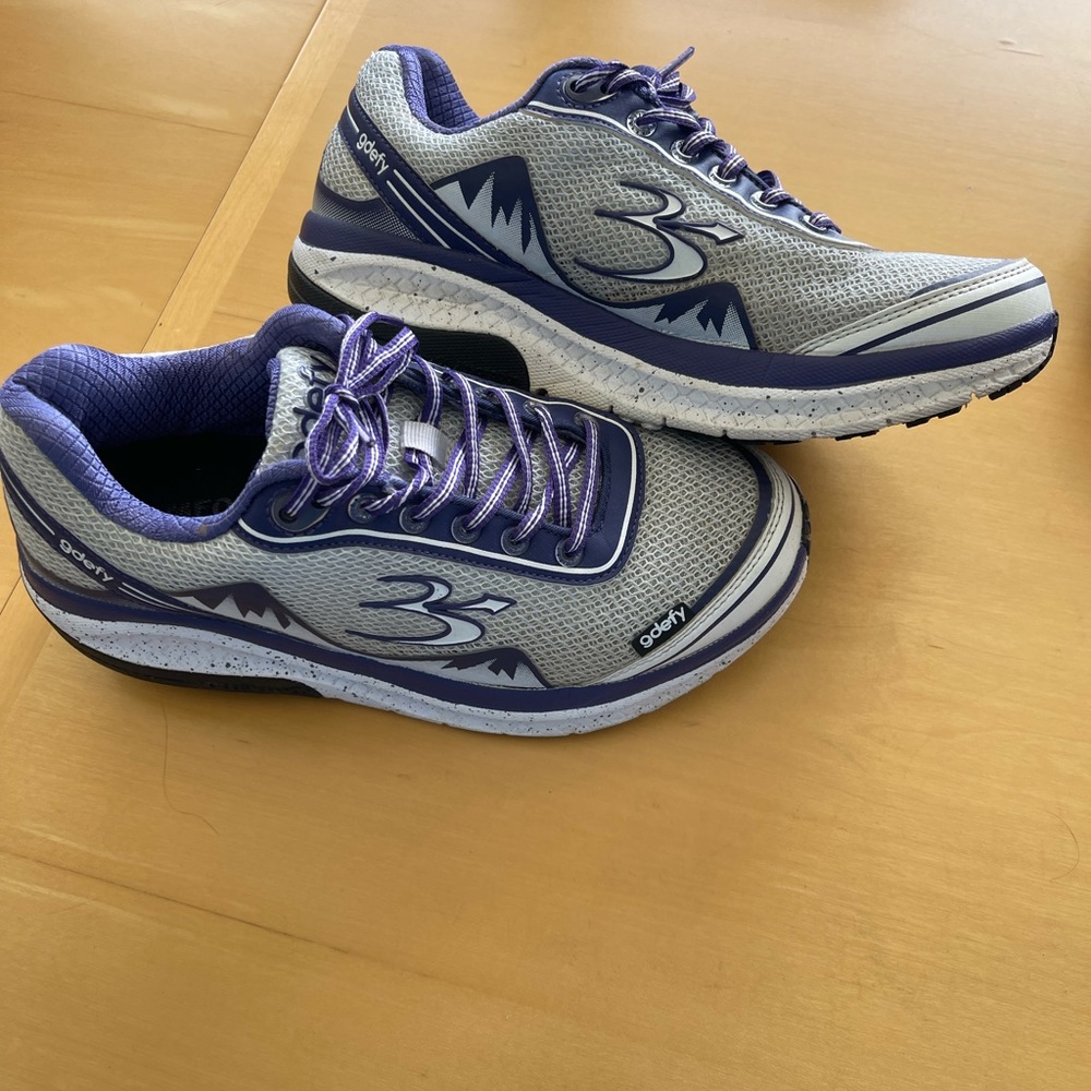 Women’s sneakers
